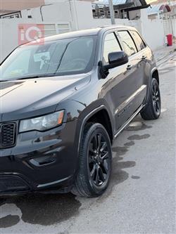 جیپ گراند شیرۆکی